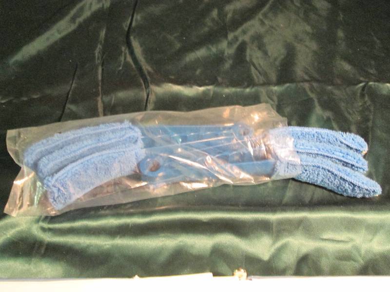 Blue Triple Headed Blind Cleaning B...