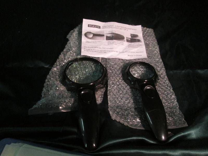 Handheld LED lighted Magnifying Gla...