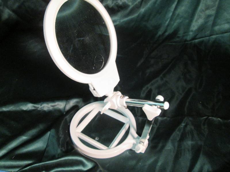 Hands Free Folding Tabletop Lighted...