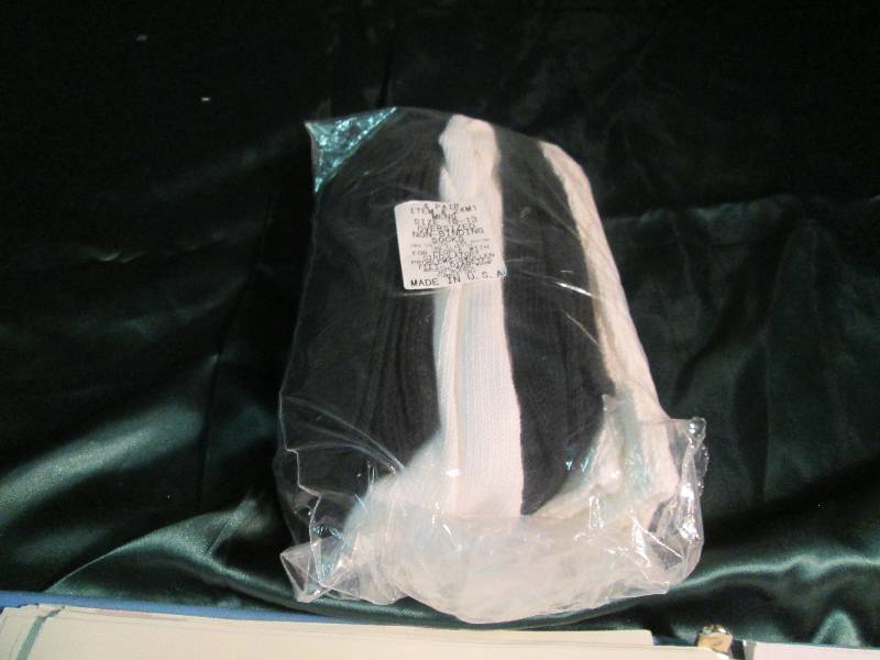 4 Pair Mens Size 10- 13 Non- Bindin...