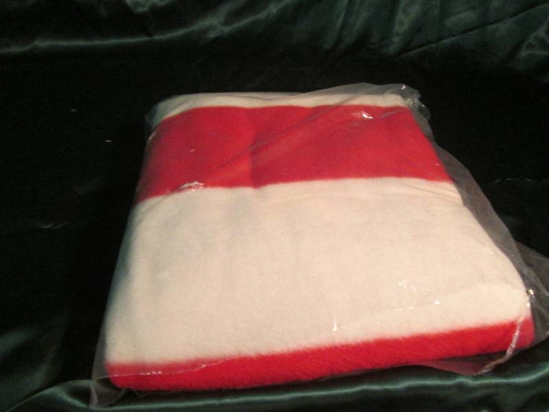 Patriotic Fleece Throw Blanket, Red...