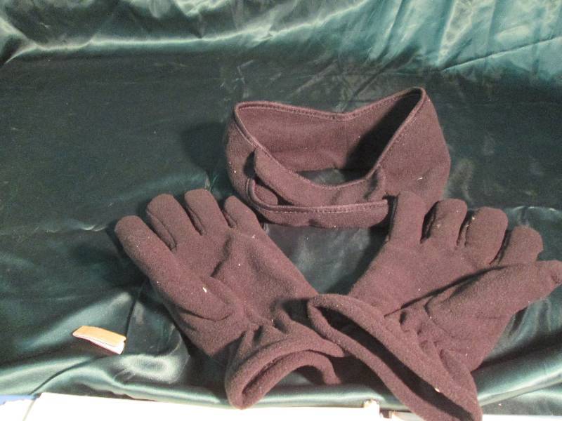 Black Ear Warmer,Black Gloves 1 pa...