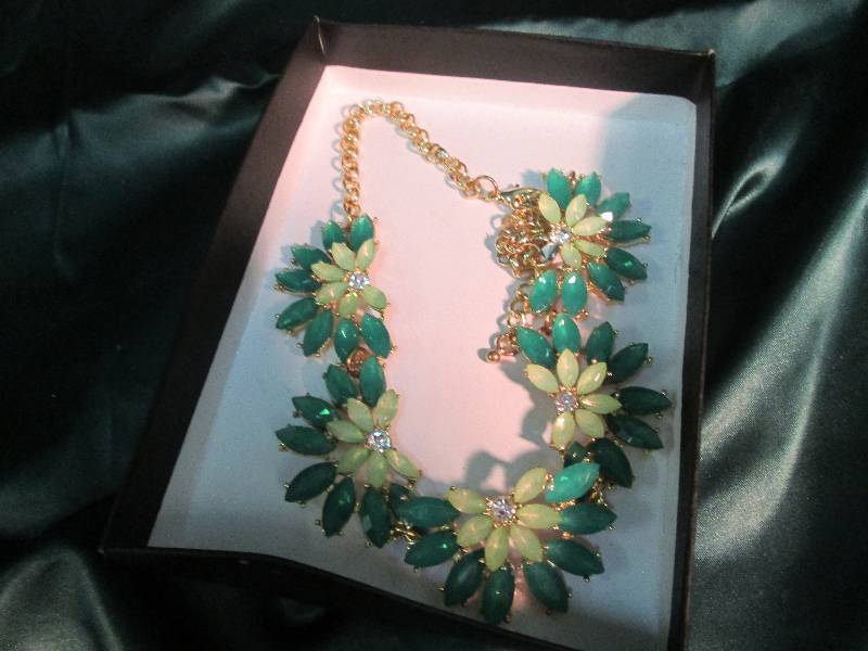 New Jewelry Dark & Light Green Flow...