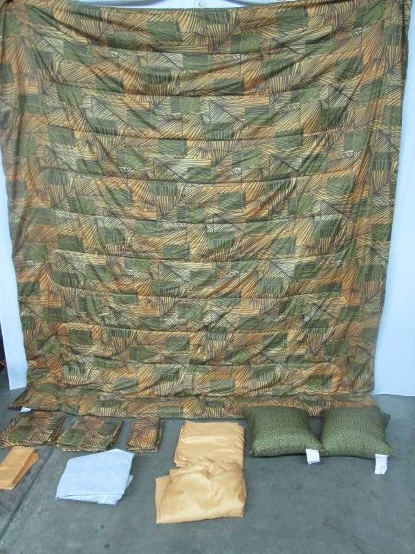 Alcove Mambo Comforter Set and Accessories - King