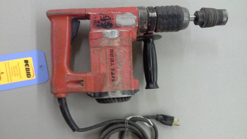 lot 6 image: Hilti TE22 Hammer Drill (1)