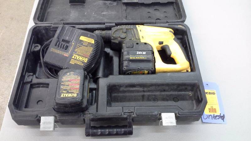 lot 21 image: Dewalt Cordless Hammer Drill (Untested) (1)