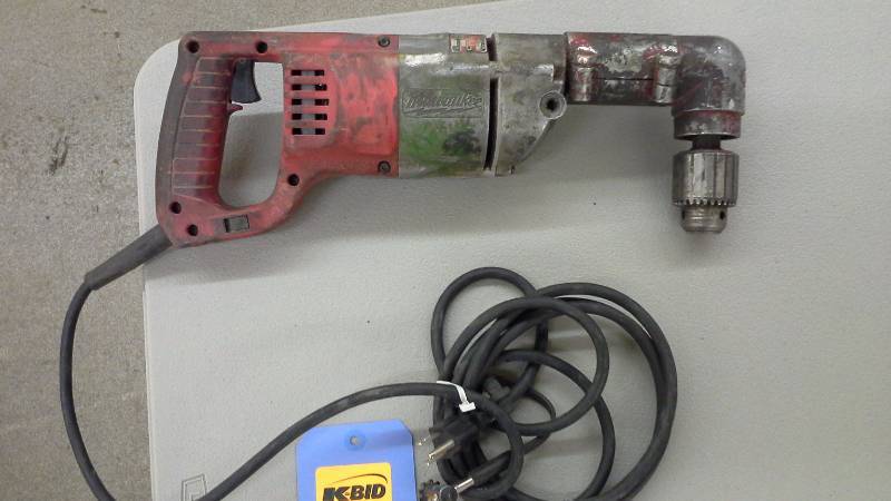 lot 50 image: Milwaukee Right-Angle Drill (1)