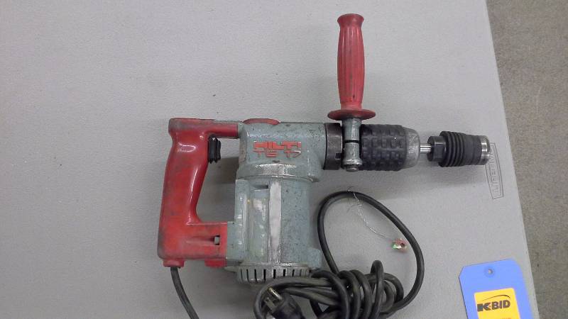 lot 68 image: Hilti TE17 Hammer Drill (1)