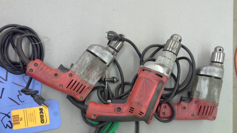 lot 74 image: Milwaukee Drills (3)