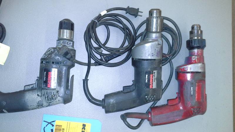lot 83 image: Black & Decker Drills (3)