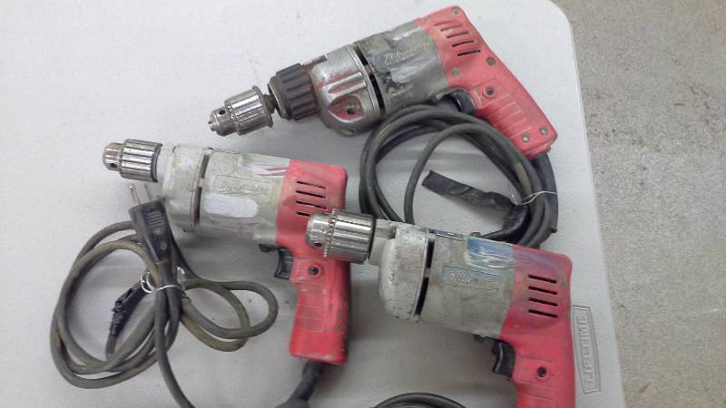 lot 85 image: Milwaukee Drills (3)