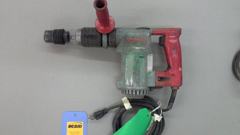 lot 86 image: Hilti TE17 Hammer Drill (1)
