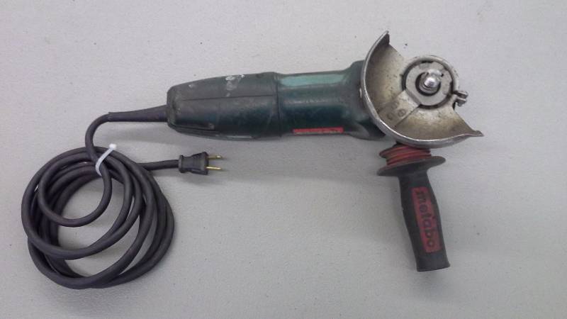 lot 98 image: Metabo Hand Grinder (1)