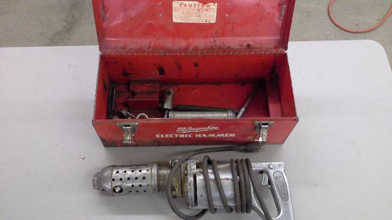 lot 100 image: Milwaukee Electric Hammer Drill (1)