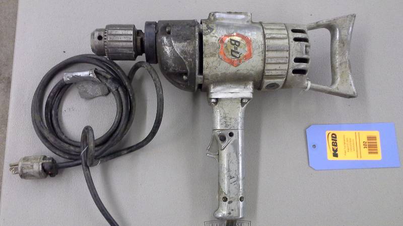 lot 102 image: Black & Decker Drills (1)