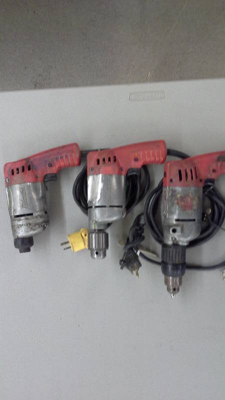 lot 112 image: Milwaukee Drills (3)