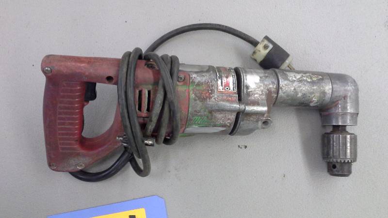 lot 121 image: Milwaukee Right-Angle Drill (1)