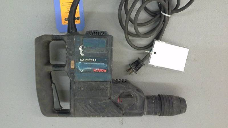 lot 128 image: Bosch 11222EVS Hammer Drill (1)