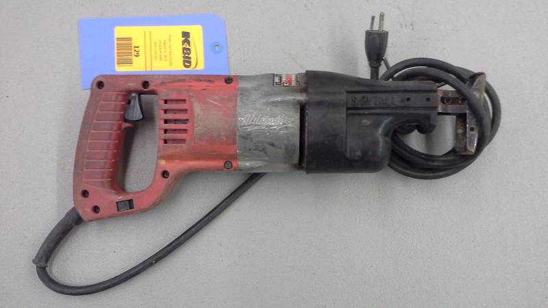 lot 129 image: Milwaukee Sawzall Reciprocating Saw (1)
