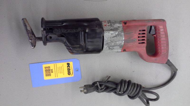 lot 143 image: Milwaukee Sawzall Reciprocating Saw (1)