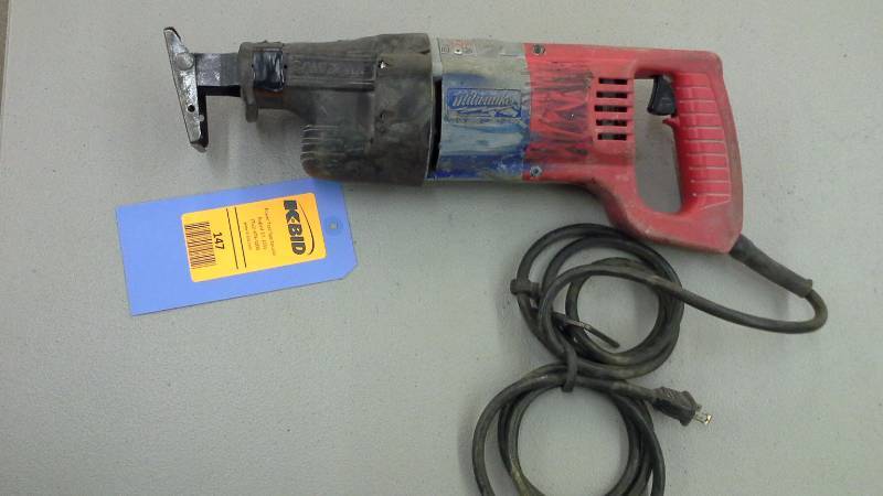 lot 147 image: Milwaukee Sawzall Reciprocating Saw (1)