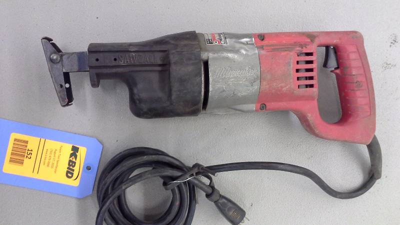 lot 152 image: Milwaukee Sawzall Reciprocating Saw (1)