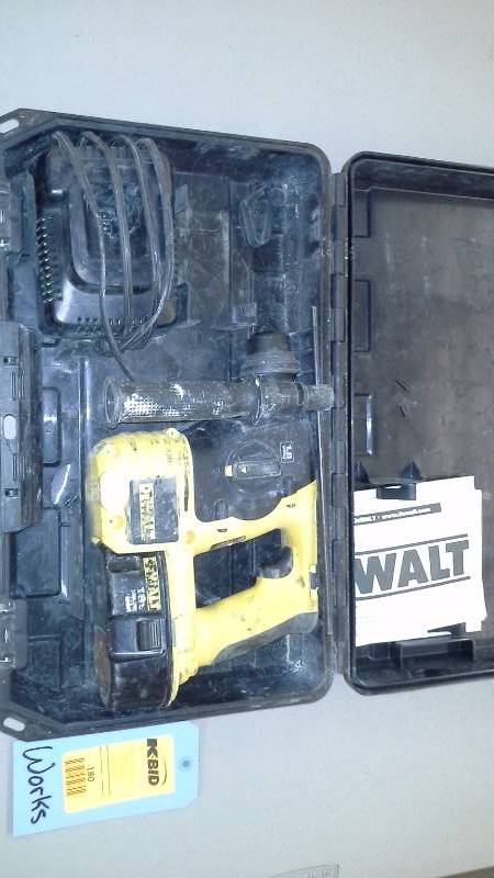 lot 180 image: Dewalt Cordless Hammer Drill (Tested and Works) (1)