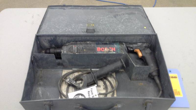 lot 189 image: Bosch Bulldog 11224VSR Drill (1)