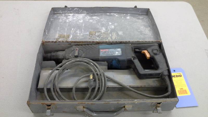lot 190 image: Bosch Bulldog 11224VSR Drill (1)