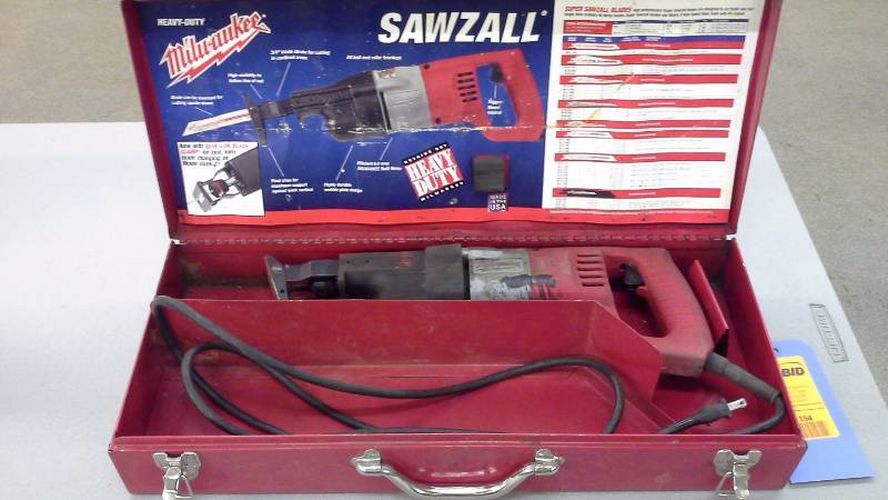 lot 194 image: Milwaukee Sawzall Reciprocating Saw (1)