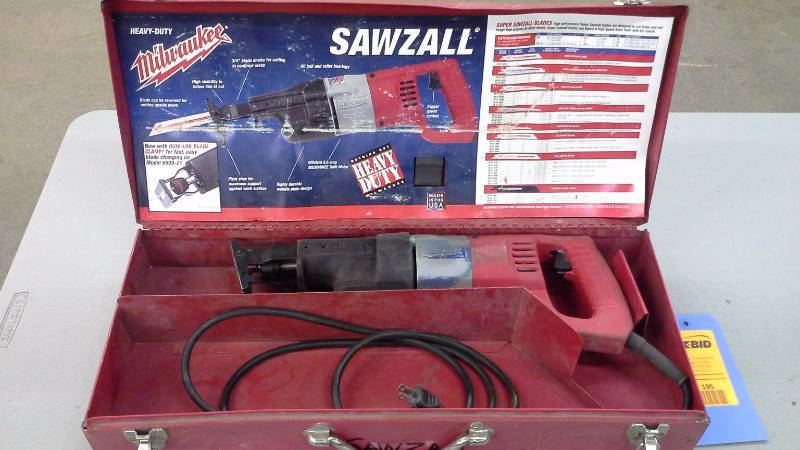 lot 195 image: Milwaukee Sawzall Reciprocating Saw (1)