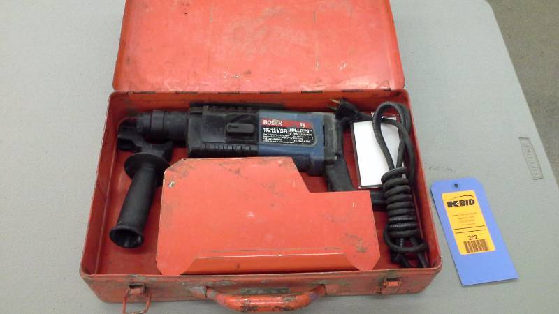 lot 202 image: Bosch Bulldog 11212VSR Drill (1)