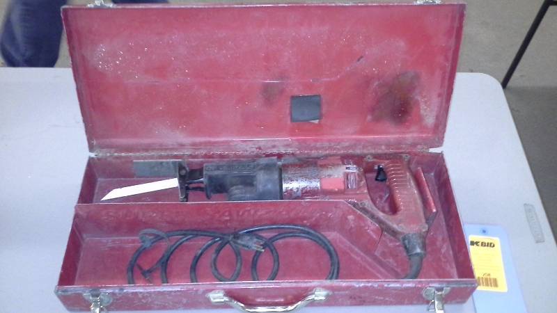 lot 208 image: Milwaukee Sawzall Reciprocating Saw (1)