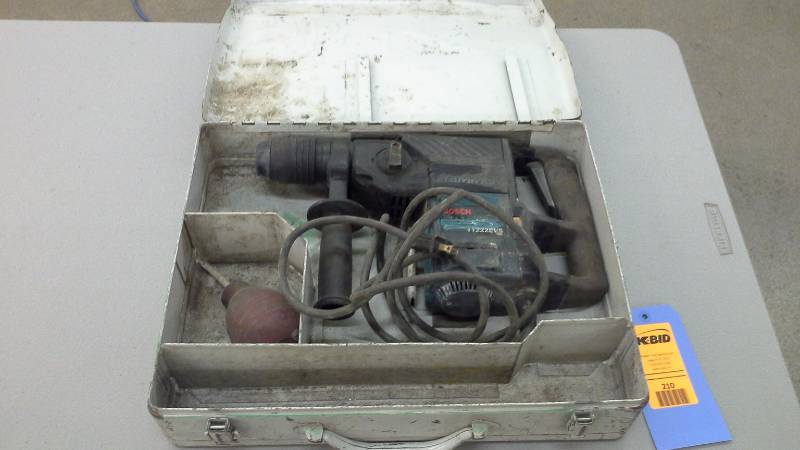 lot 210 image: Bosch 11222EVS Hammer Drill (1)