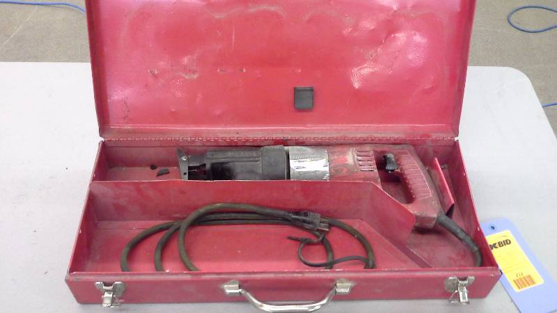 lot 212 image: Milwaukee Sawzall Reciprocating Saw (1)