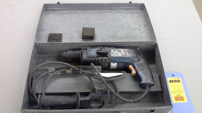 lot 214 image: Bosch Bulldog 11210VSR Drill (1)