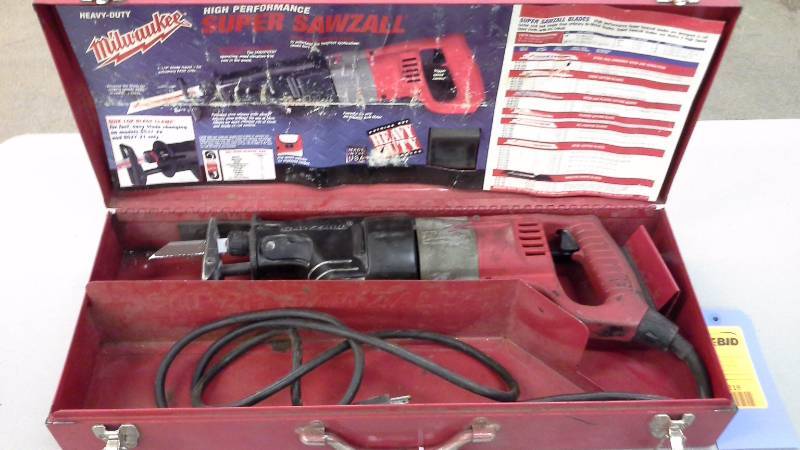 lot 219 image: Milwaukee Sawzall Reciprocating Saw (1)
