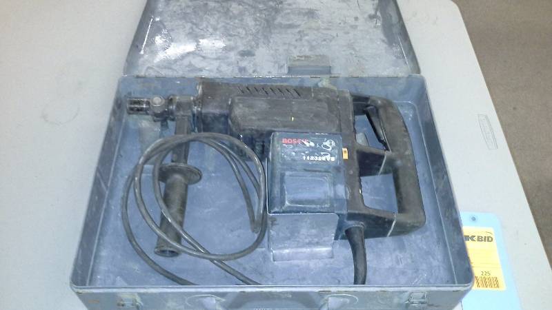 lot 225 image: Bosch 11232EVS Hammer Drill (1)