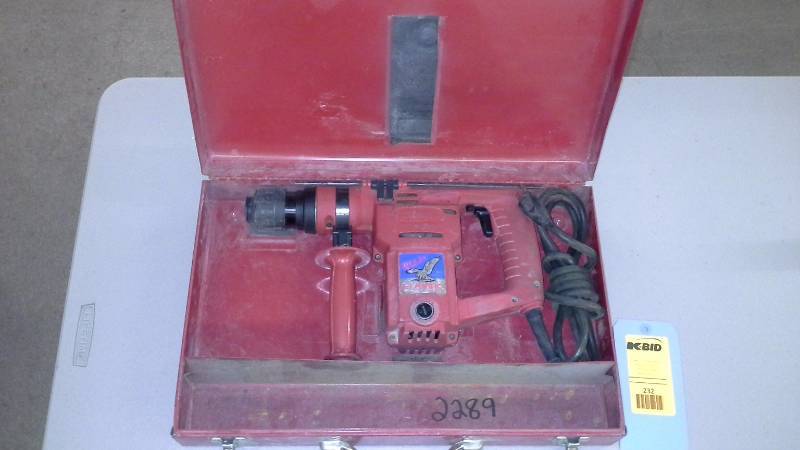 lot 232 image: Milwaukee Hawk Hammer Drill (1)