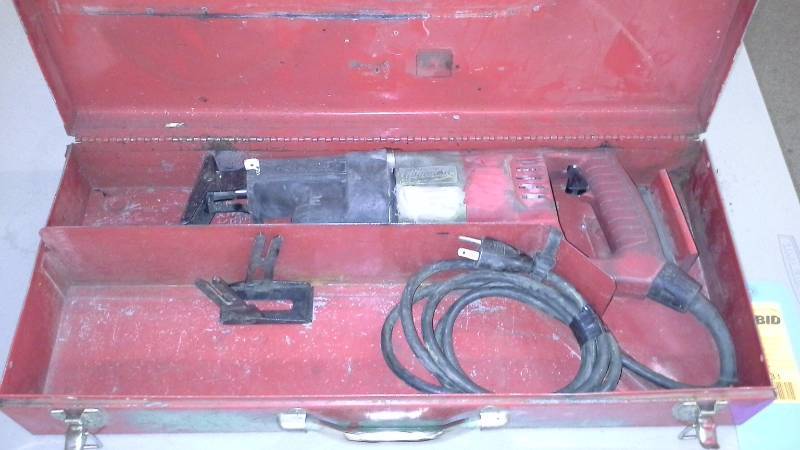lot 233 image: Milwaukee Sawzall Reciprocating Saw (1)