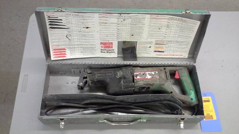 lot 252 image: Porter Cable Reciprocating Saw (1)