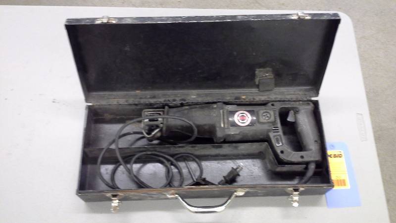 lot 253 image: Black & Decker Reciprocating Saw (1)