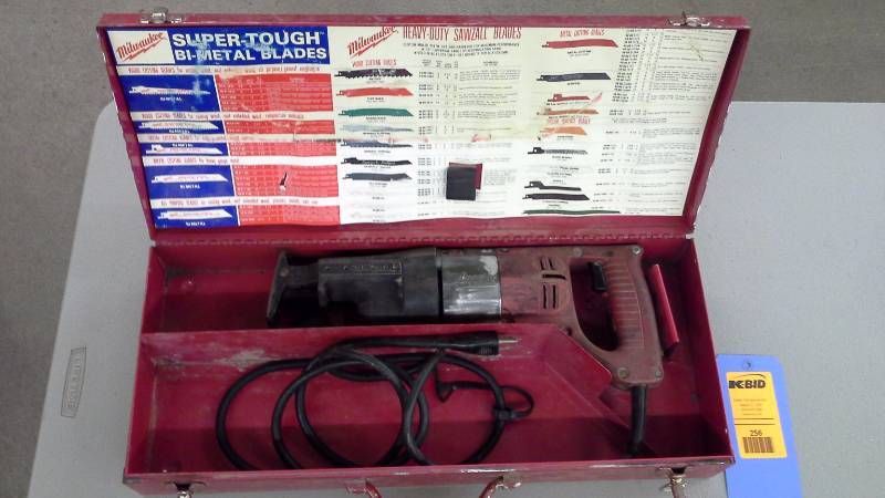 lot 256 image: Milwaukee Sawzall Reciprocating Saw (1)