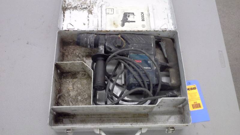 lot 261 image: Bosch 11222EVS Hammer Drill (1)