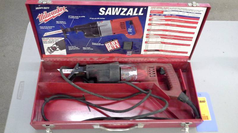 lot 266 image: Milwaukee Sawzall Reciprocating Saw (1)