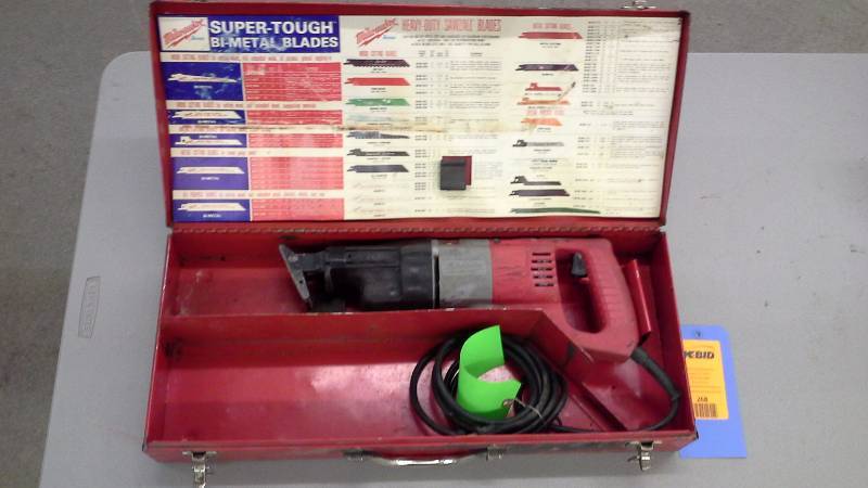 lot 268 image: Milwaukee Sawzall Reciprocating Saw (1)