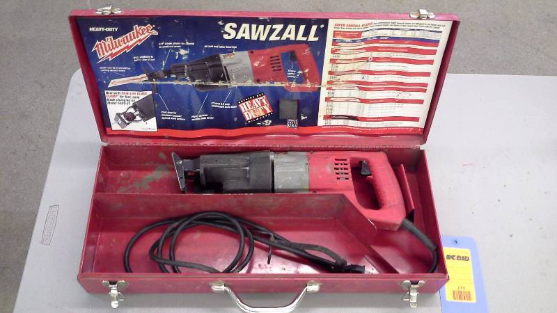 lot 273 image: Milwaukee Sawzall Reciprocating Saw (1)