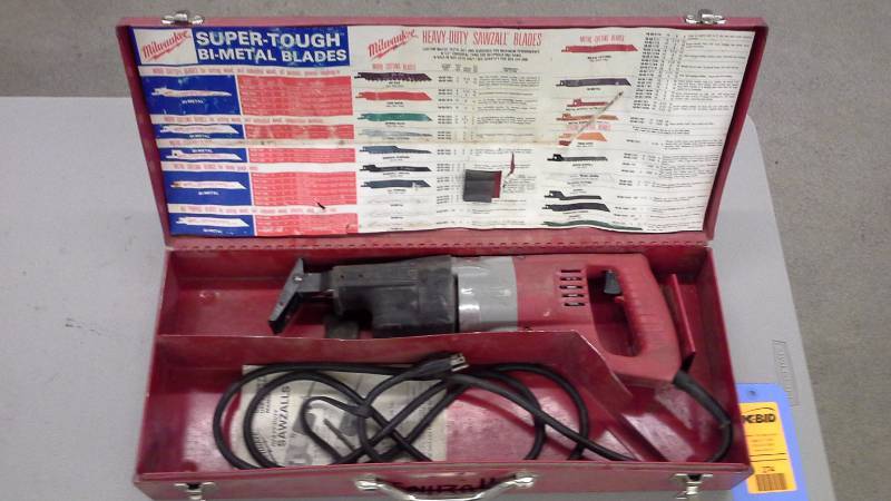 lot 274 image: Milwaukee Sawzall Reciprocating Saw (1)