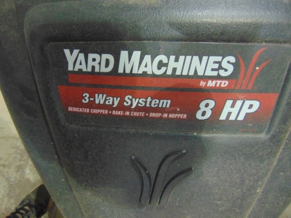 lot 6 image: Yard Machines Branch Chipper  Leaf Mulcher