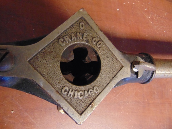 lot 12 image: Crane Company Chicago Pipe Threader